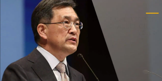 Photo of CEO van Samsung kondigt zijn ontslag aan